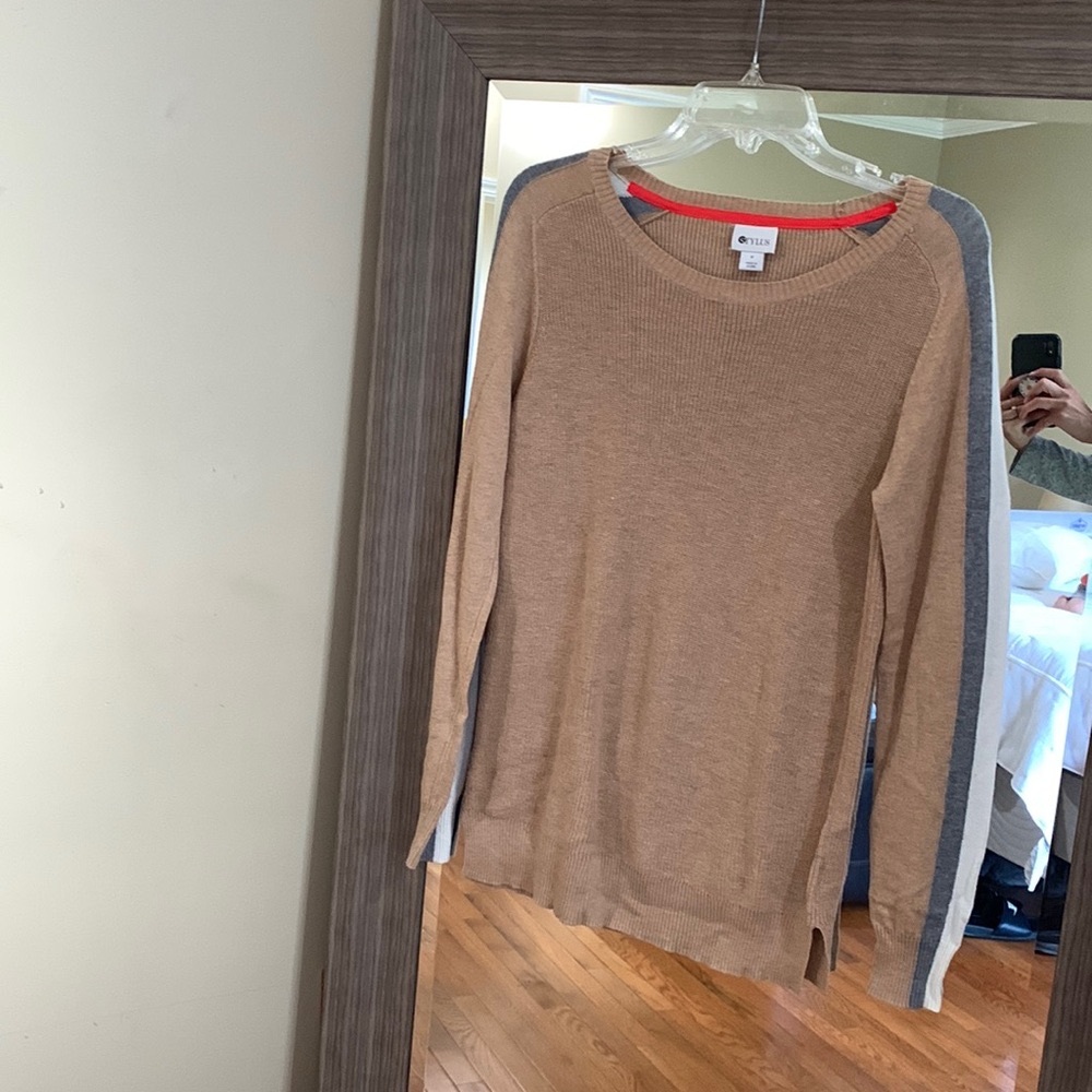 Tan with white and grey striped arm, light weight sweater. Size M. Brand Stylus
